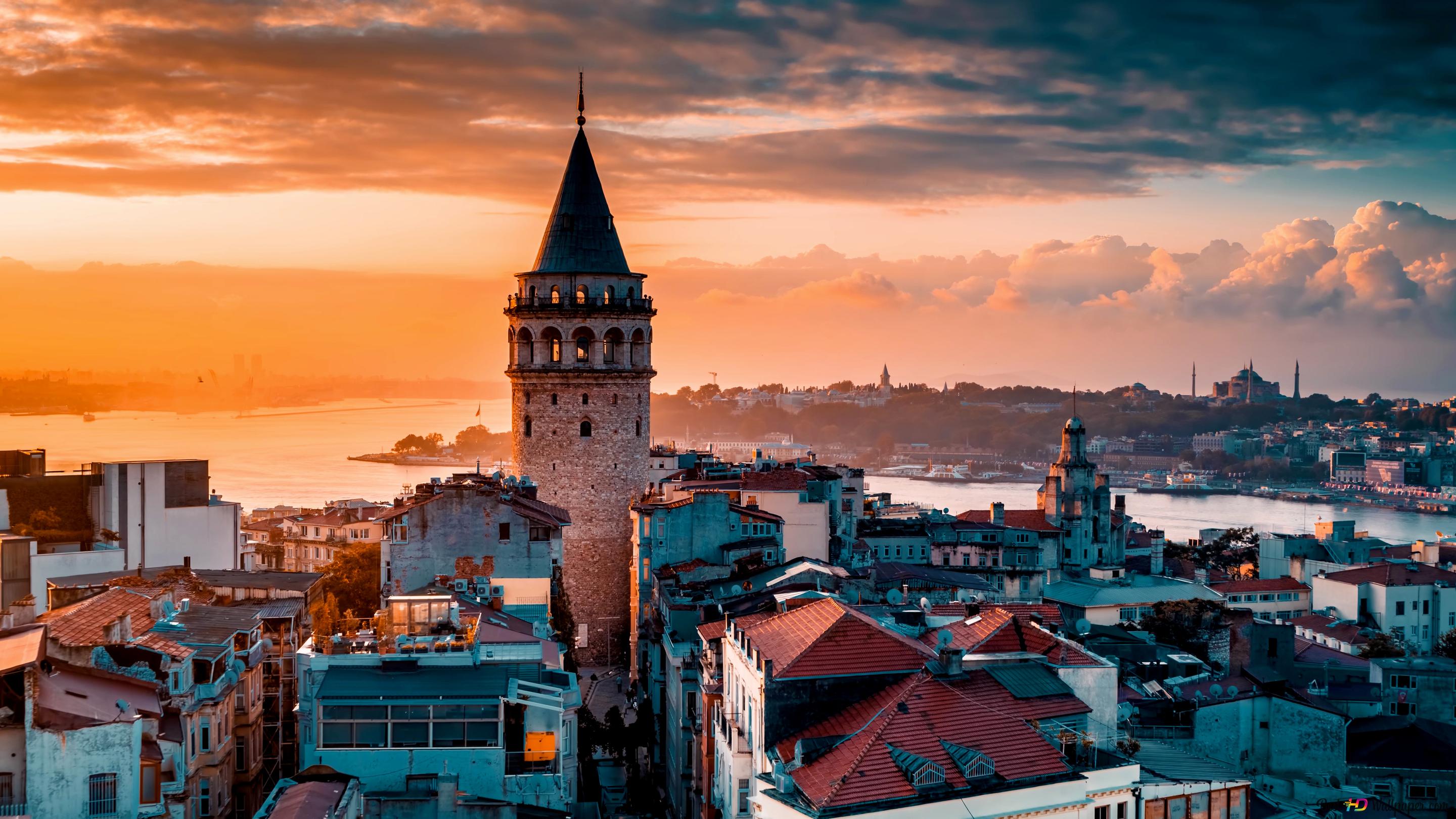 Istanbul : Private Dolmabahce Palace, Galata Tower and Bosphorus Boat Tour