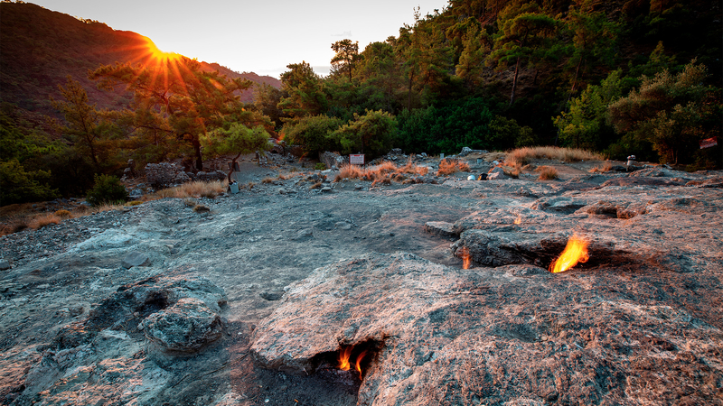 Kemer : Ulupınar'da Akşam Yemekli Olympos, Çıralı  Yanartaş  Jeep Turu