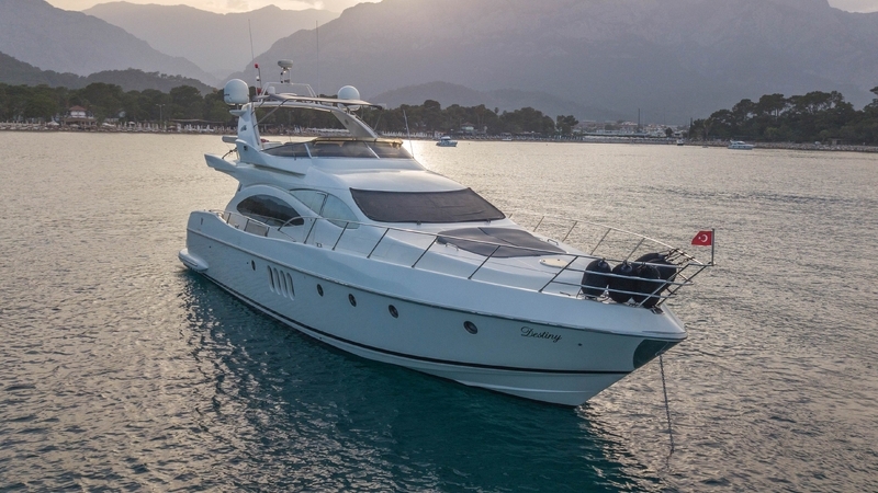 Özel Yat : Azimut 68 |  22 Metre | Morning Tour