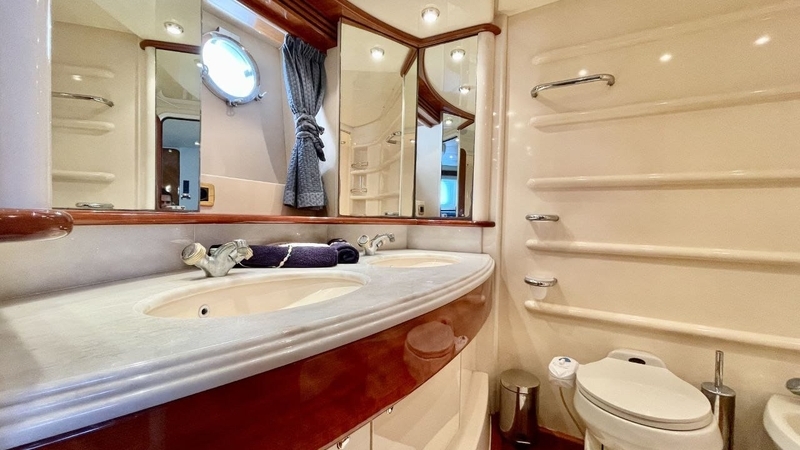 Özel Yat : Azimut 68 |  22 Metre | Morning Tour