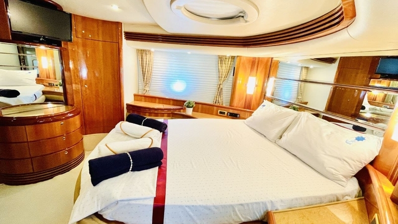 Özel Yat : Azimut 68 |  22 Metre | Morning Tour